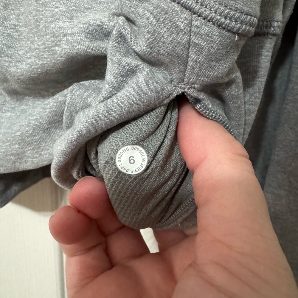 Lululemon ready to rulu pullover size 6 euc - Picture 2 of 5
